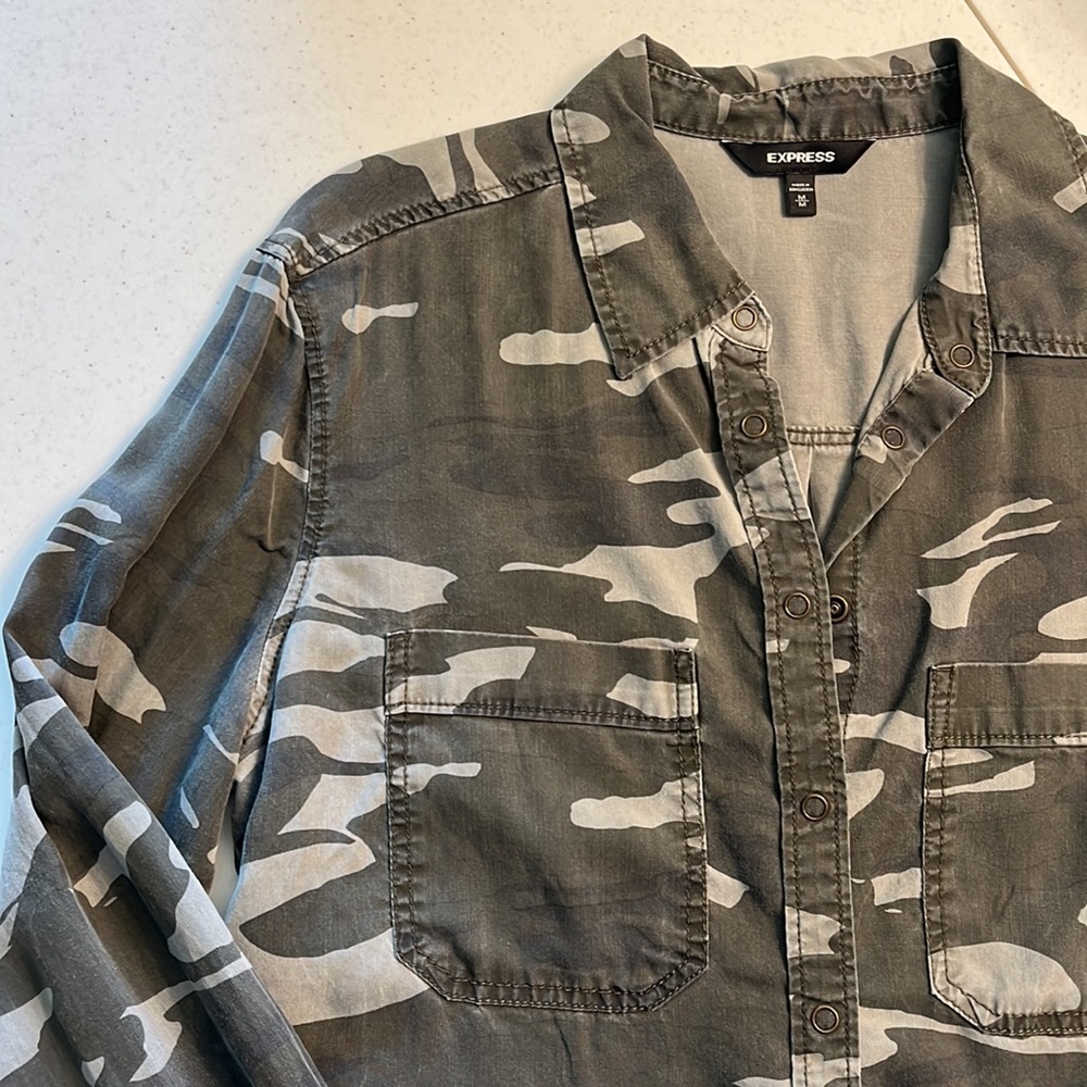 Camo Button Up - Picture 5 of 6